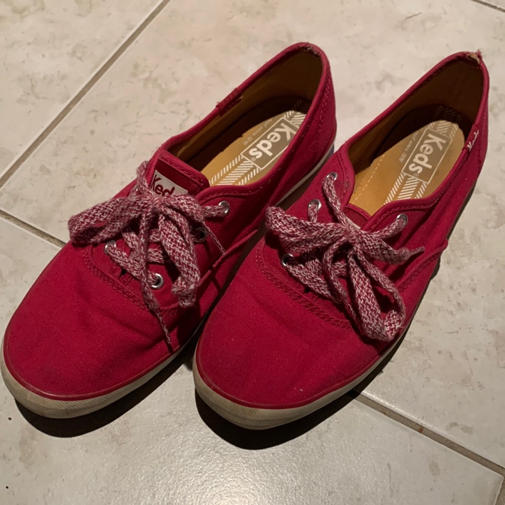 Keds 7.5 fuschia pink sneaker shoes size 7.5 cotton
